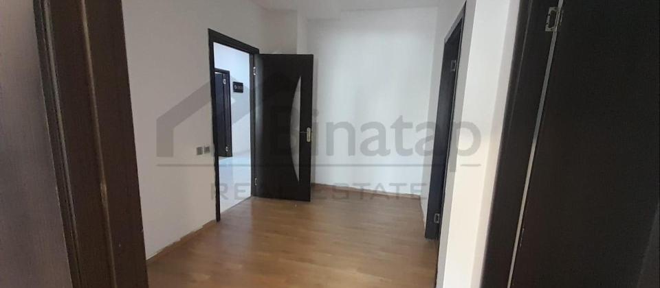 Əhməd Rəcəblidə plazada ofislərin icarəsi 2otaq - 7