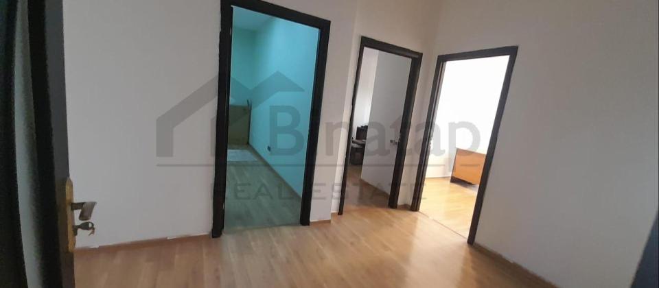 Əhməd Rəcəblidə plazada ofislərin icarəsi 2otaq - 8