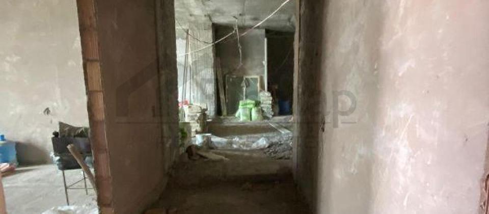 Tehsil Nazirliyi ve Heyder Eliyev merkezinin yaninda 4 otaqli menzil satilir/185 kv.m. - 10