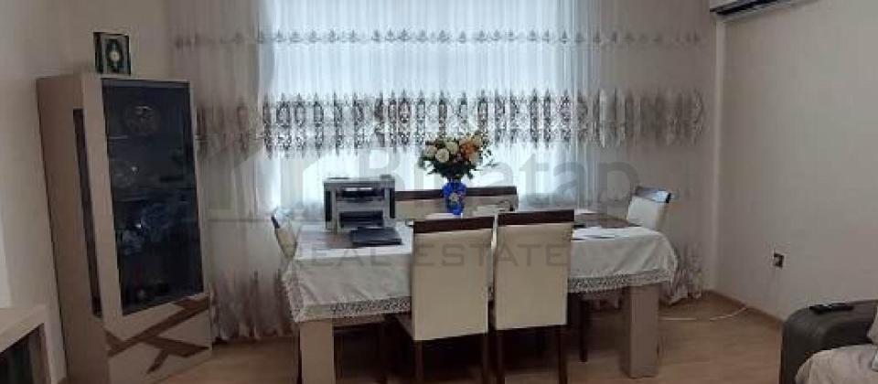 Yeni Yasamal, Bazarstore'un yaninda 4 otaqli menzil satilir/142 kv.m.