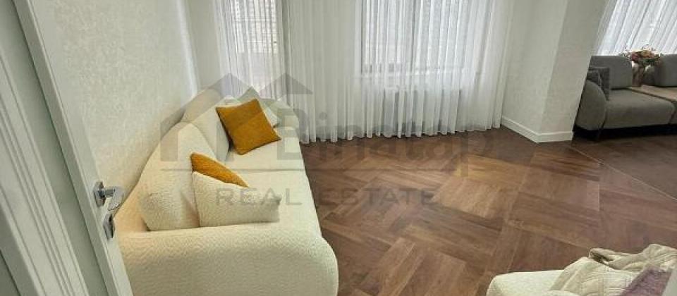 Nerimanov heykelinin yaninda 3 otaqli menzil satilir/145 kv.m. - 2