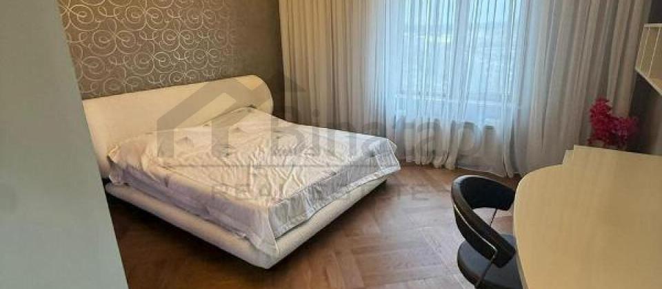 Nerimanov heykelinin yaninda 3 otaqli menzil satilir/145 kv.m. - 6