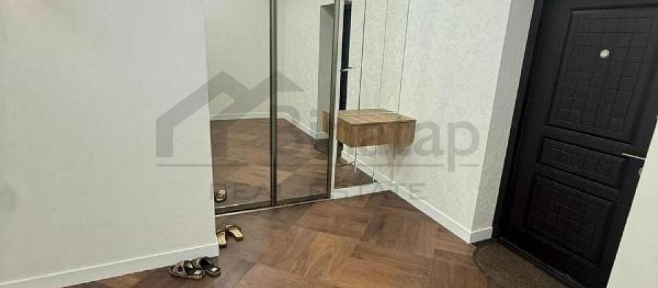 Nerimanov heykelinin yaninda 3 otaqli menzil satilir/145 kv.m. - 10