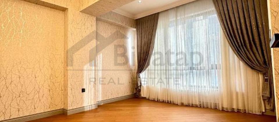 Azadliq prospekti, Nesimi bazarinin yaninda 4 otaqli menzil satilir/204 kv.m. - 5