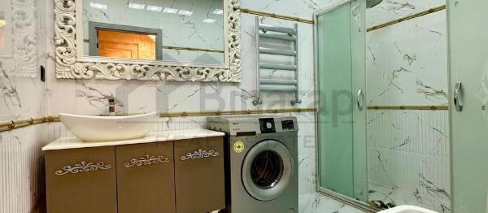 Azadliq prospekti, Nesimi bazarinin yaninda 4 otaqli menzil satilir/204 kv.m. - 11