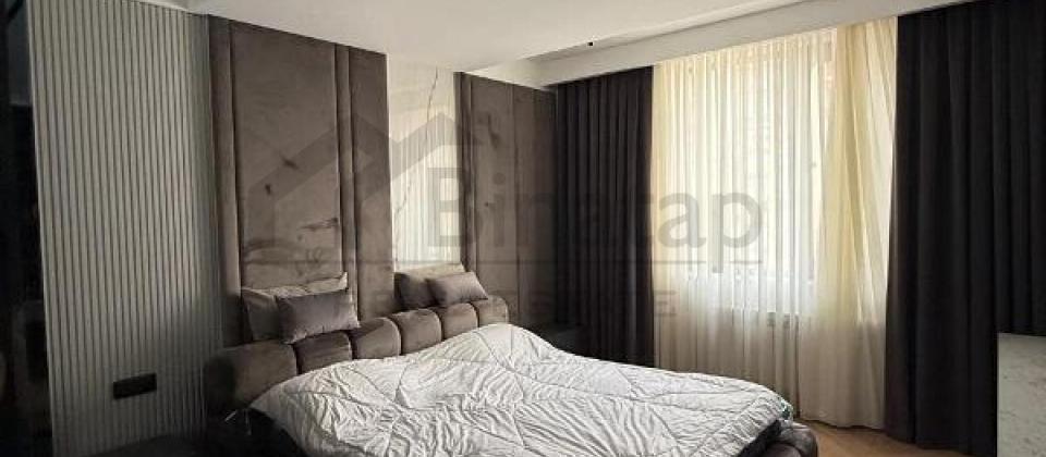 Tefekkur Universitetinin yani, 28 May m/s yaxin 3 otaqli menzil satilir/135 kv.m. - 8