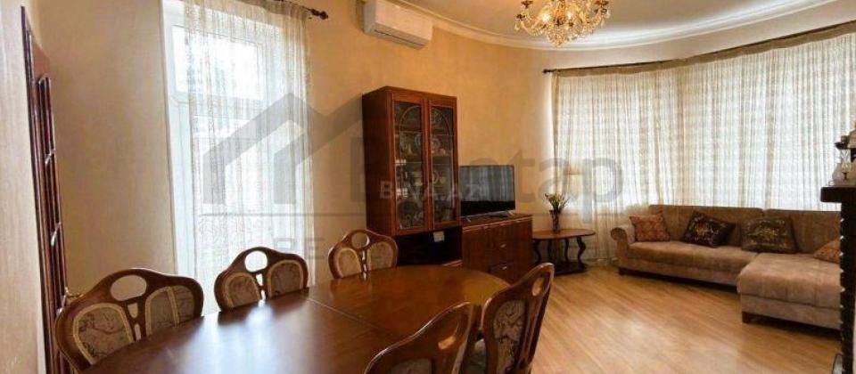 Heyder Eliyev prospekti, Ressamliq Akdemiyasina yaxin 3 otaqli menzil satilir/62 kv.m.