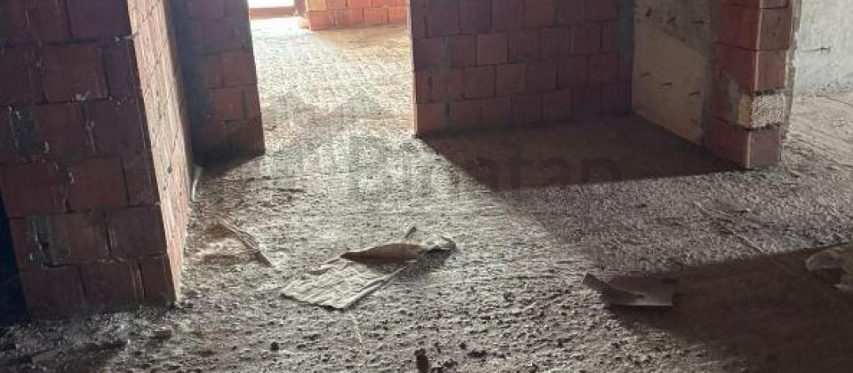 Moskva prospekti, 20 Yanvar ve Avtovagzal m/s yaxin 3 otaqli menzil satilir/133 kv.m. - 10