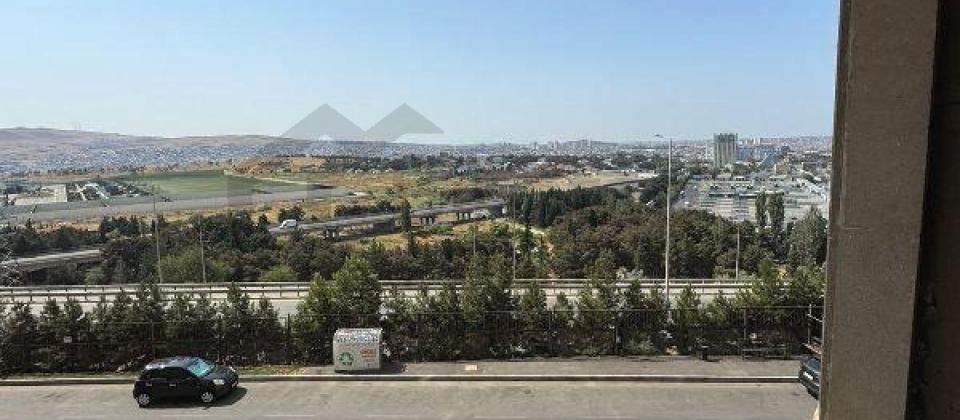 Moskva prospekti, 20 Yanvar ve Avtovagzal m/s yaxin 3 otaqli menzil satilir/133 kv.m. - 15