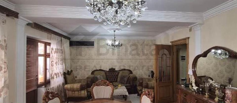 Neftchiler ve Xalqlar Dostlugu m/s yaxin 3 otaqli menzil satilir/100 kv.m. - 2