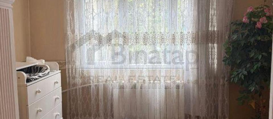 Hesen Eliyev kuchesi (İnqlab) ve Azadliq prospekti kesishmesinde 3 otaqli menzil satilir/101 kv.m. - 4