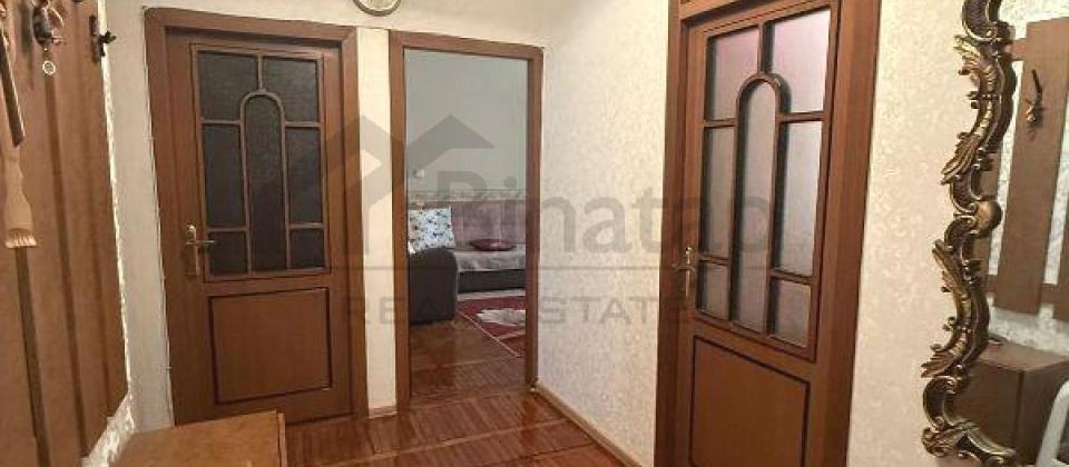 Hesen Eliyev kuchesi (İnqlab) ve Azadliq prospekti kesishmesinde 3 otaqli menzil satilir/101 kv.m. - 12