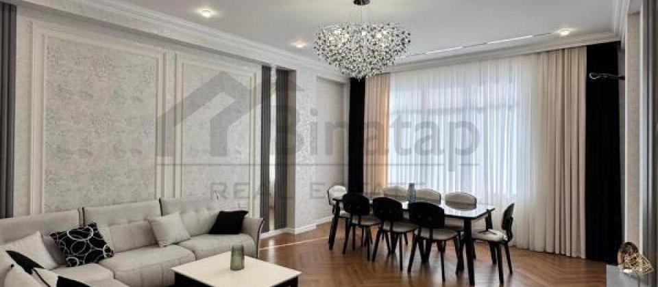 Baku Modern mektebinin yani, Nerimanov m/s yaxin 3 otaqli menzil satilir/130 kv.m.