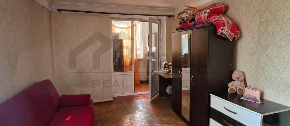 Elmlərdə 1 otaqlı xruşovka satılır