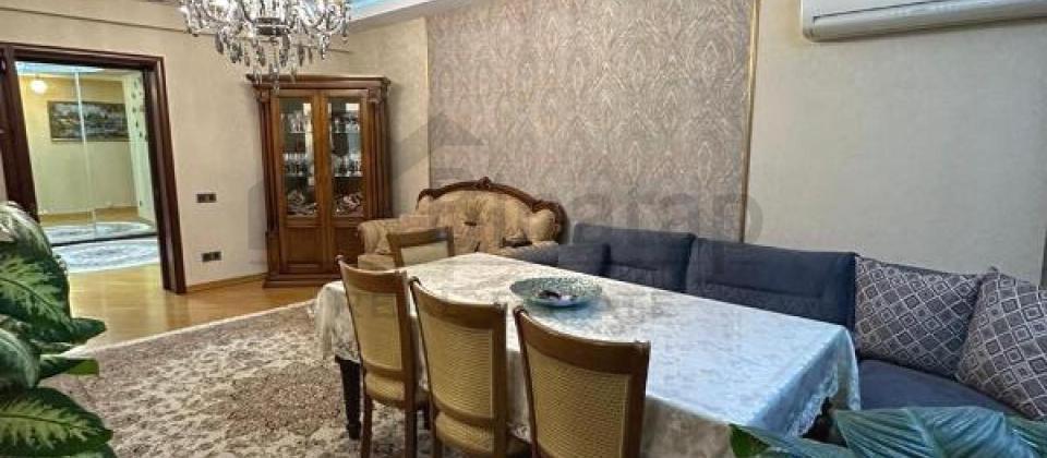 Nerimanov m/s ve Metropark t/m yaninda 3 otaqli menzil satilir/162 kv.m. - 2