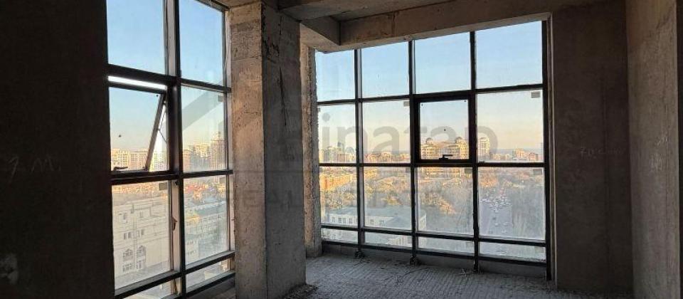 Tibb Universitetinin yaninda 3 otaqli menzil satilir/181 kv.m. - 2