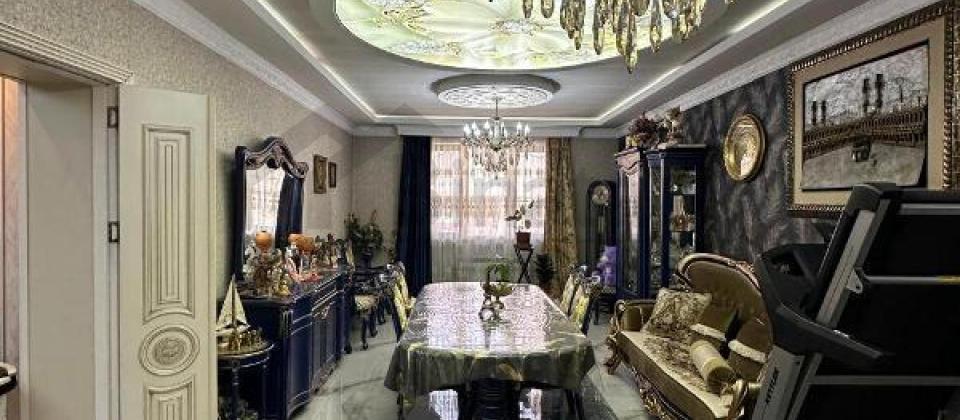 Vorovskide 8 otaqli villa - heyet evi satilir/310 kv.m., 6ci mkrn