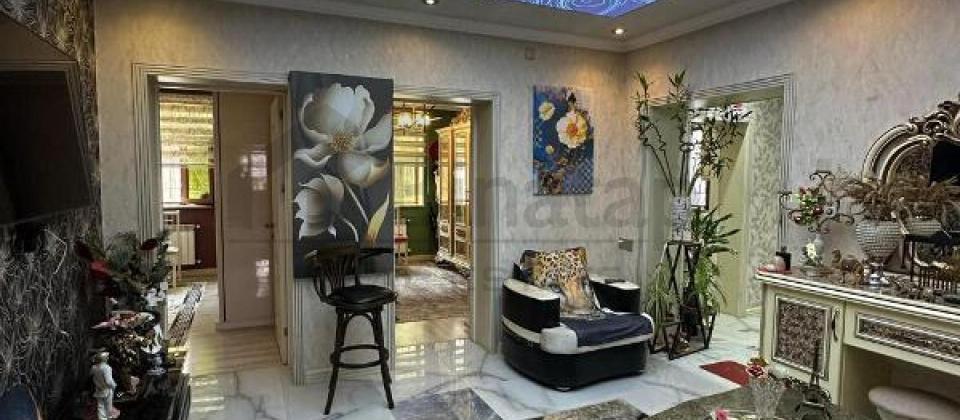 Vorovskide 8 otaqli villa - heyet evi satilir/310 kv.m., 6ci mkrn - 2