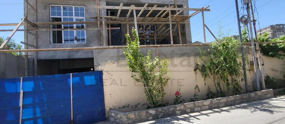 Satılır 5 otaqlı həyət evi/bağ evi 190 m², Qaraçuxur q.