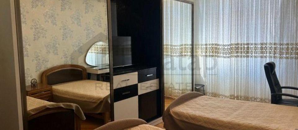 Tibb Universiteti ve Nesimi bazarina yaxin 3 otaqli menzil satilir/135 kv.m. - 6