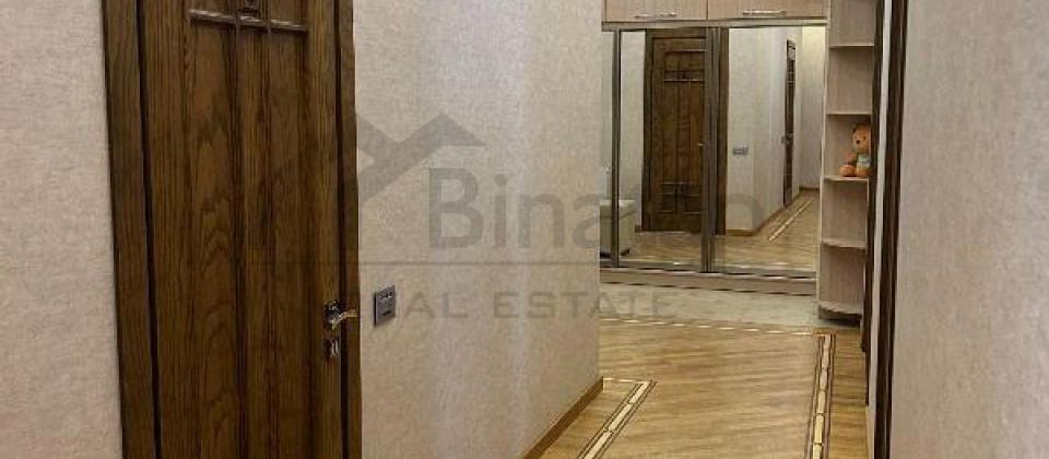 Tibb Universiteti ve Nesimi bazarina yaxin 3 otaqli menzil satilir/135 kv.m. - 10