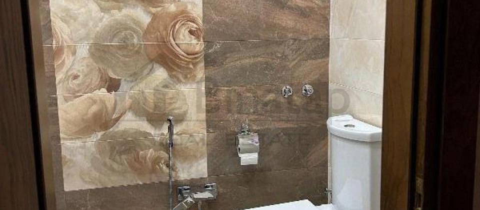 Tibb Universiteti ve Nesimi bazarina yaxin 3 otaqli menzil satilir/135 kv.m. - 13