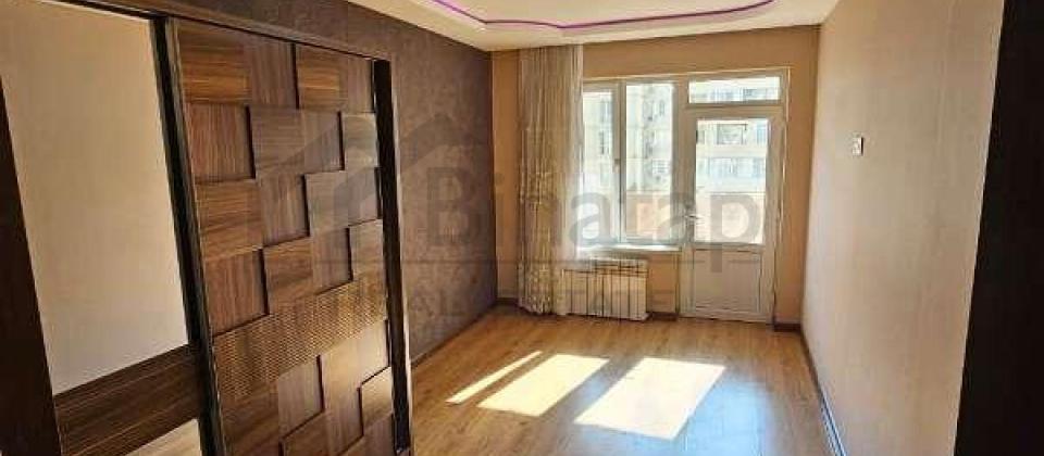 Yashil Ada ushaq bagchasinin yani, 8 Noyabr m/s yaxin 3 otaqli menzil satilir/100 kv.m. - 4