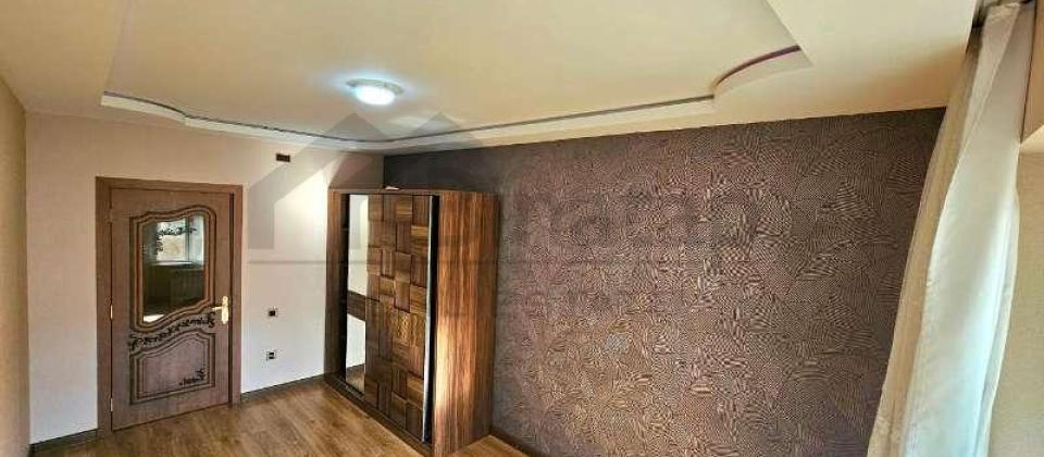 Yashil Ada ushaq bagchasinin yani, 8 Noyabr m/s yaxin 3 otaqli menzil satilir/100 kv.m. - 5