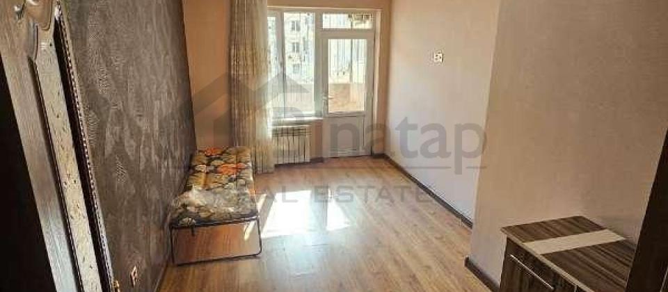 Yashil Ada ushaq bagchasinin yani, 8 Noyabr m/s yaxin 3 otaqli menzil satilir/100 kv.m. - 7