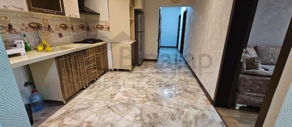 Yashil Ada ushaq bagchasinin yani, 8 Noyabr m/s yaxin 3 otaqli menzil satilir/100 kv.m. - 11