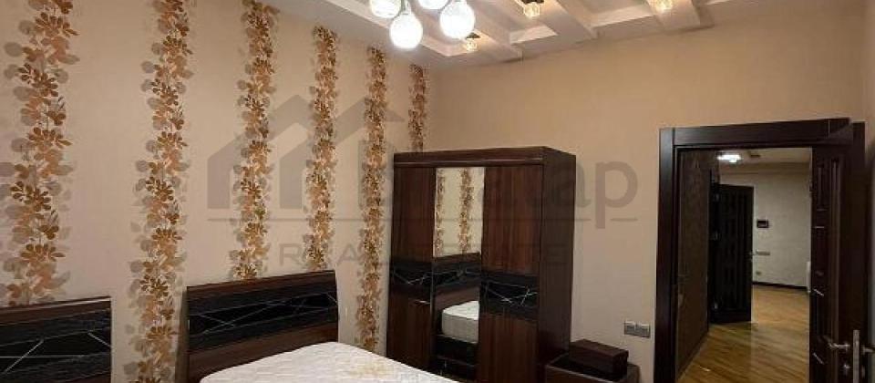 Yashil Ada ushaq bagchasinin yani, 8 Noyabr m/s yaxin 3 otaqli menzil satilir/135 kv.m. - 10