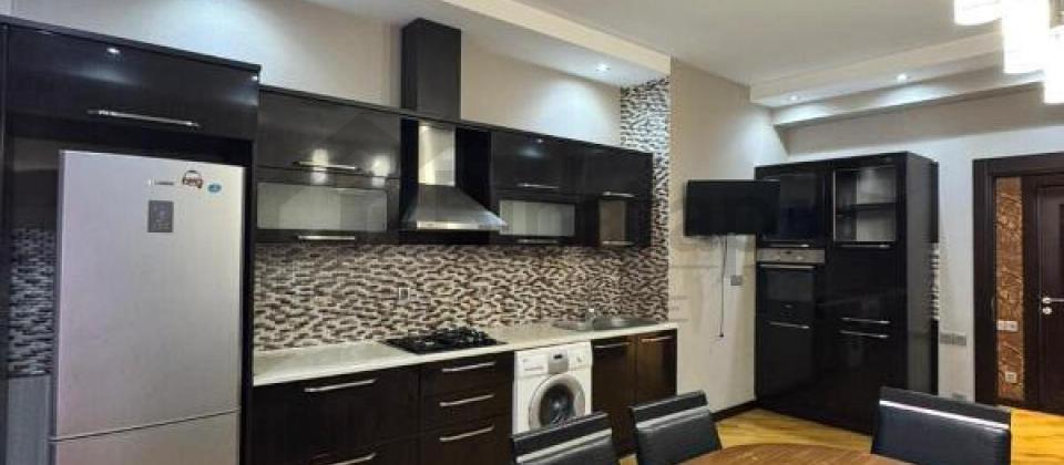 Yashil Ada ushaq bagchasinin yani, 8 Noyabr m/s yaxin 3 otaqli menzil satilir/135 kv.m. - 12