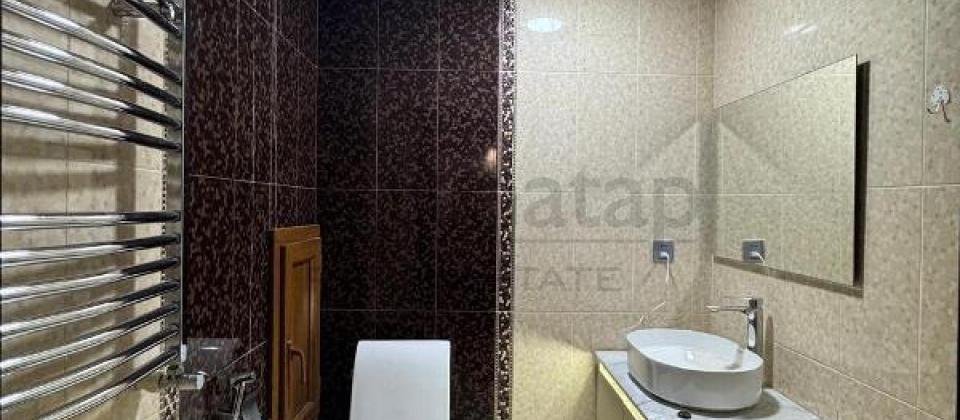 Yashil Ada ushaq bagchasinin yani, 8 Noyabr m/s yaxin 3 otaqli menzil satilir/135 kv.m. - 14