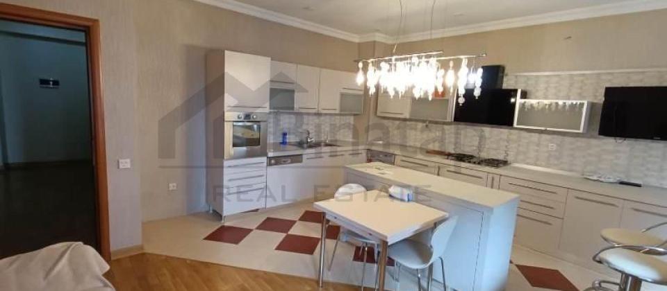 Olimpik Star ve Niaqara restoraninin yaninda 4 otaqli menzil satilir/200 kv.m. - 10