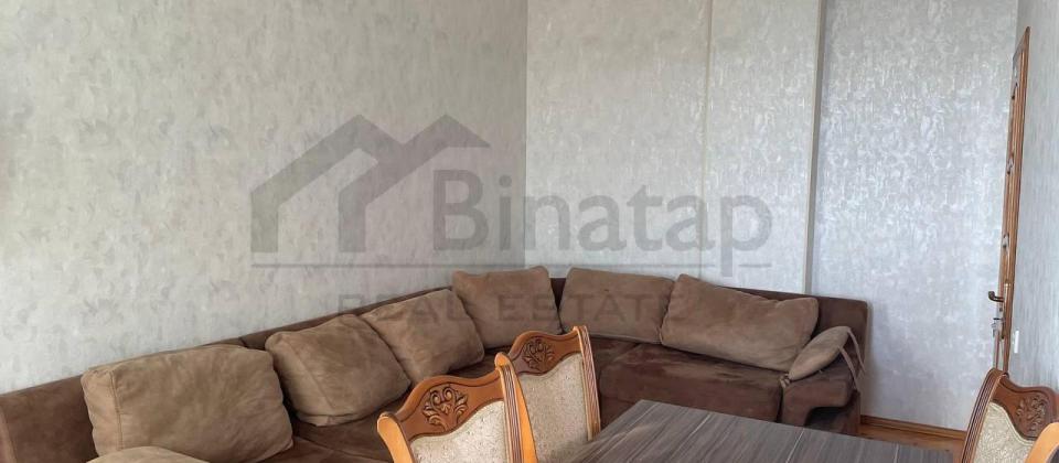 Bina Xalqlar metrosunun düz üstündə yerləşir. - 6