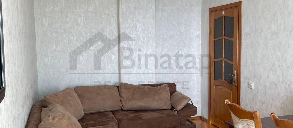 Bina Xalqlar metrosunun düz üstündə yerləşir. - 7