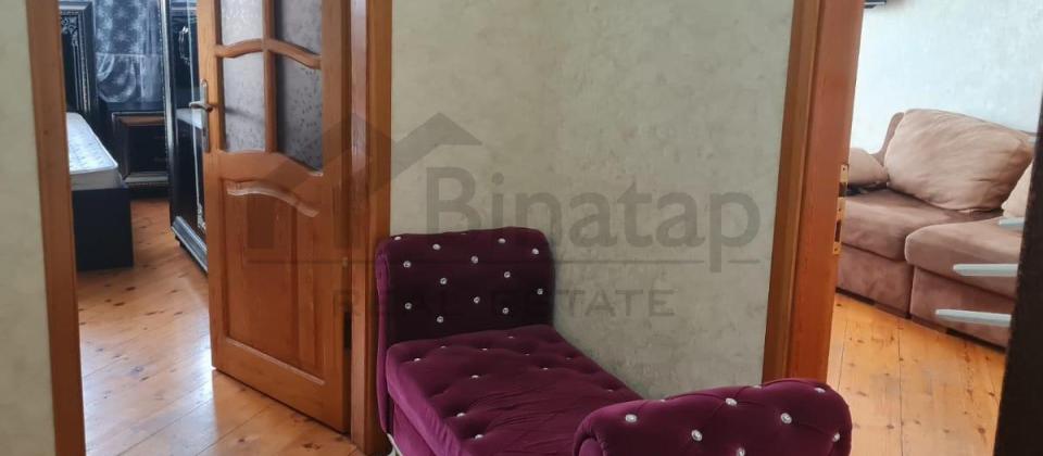 Bina Xalqlar metrosunun düz üstündə yerləşir. - 9