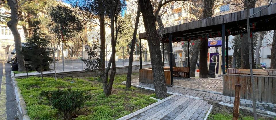 Rusiya ve Turkiye Sefirliklerine yaxin 3 otaqli menzil satilir/95 kv.m. - 2