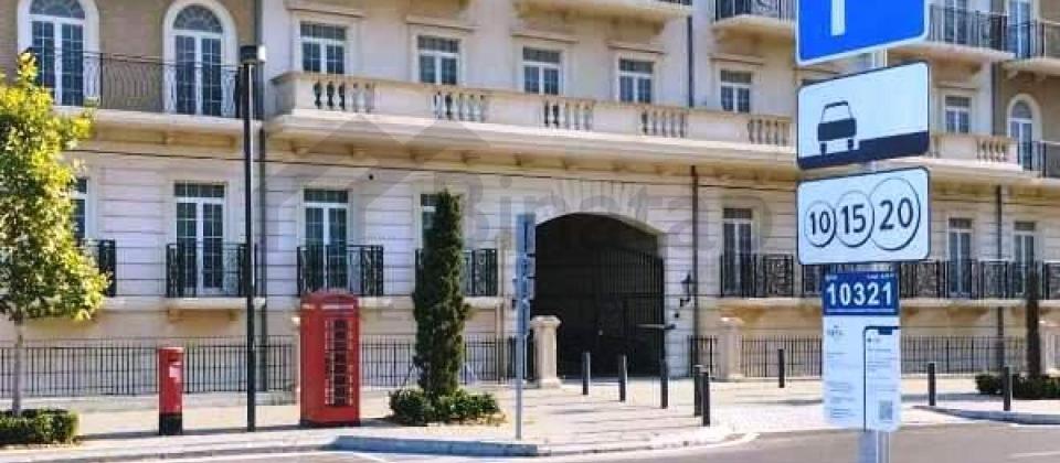 Ag Sheher Kompleksinde 6 otaqli menzil satilir/176.2 kv.m.