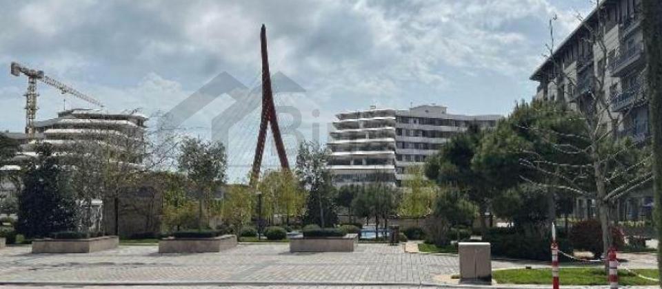 Ag Sheher Kompleksinde 5 otaqli menzil satilir/220 kv.m., Park Palace kompleksi