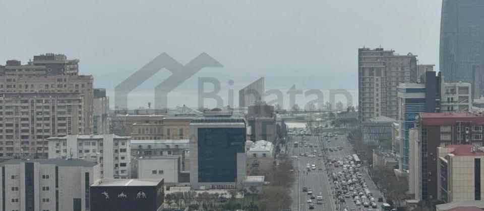 Tehsil Nazirliyi ve Heyder Eliyev merkezinin yaninda 3 otaqli menzil satilir/158 kv.m.
