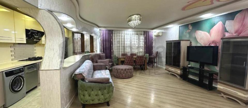 Nerimanov m/s ve Metropark t/m yaxin 3 otaqli menzil satilir/130 kv.m.