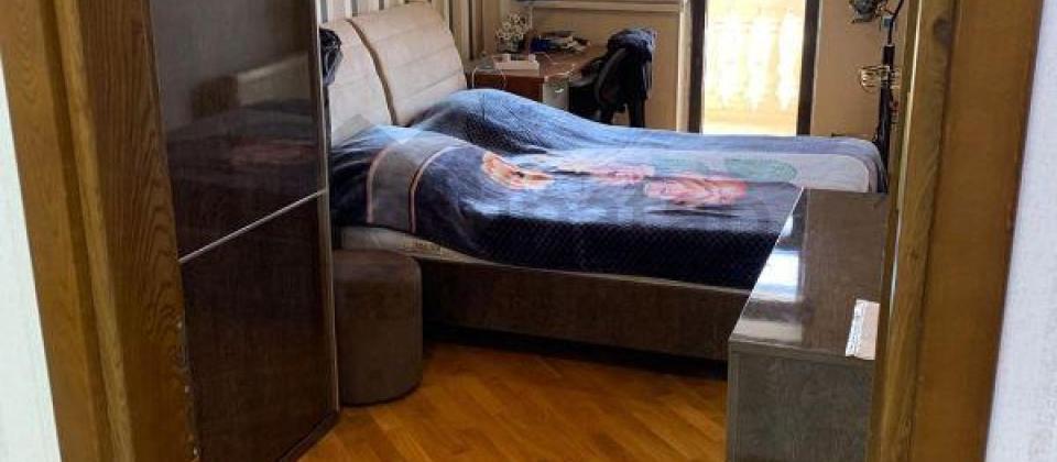 Huseyn Cavid parki ve Elmler Akademiyasi m/s yaninda 3 otaqli menzil satilir/104.5 kv.m. - 9