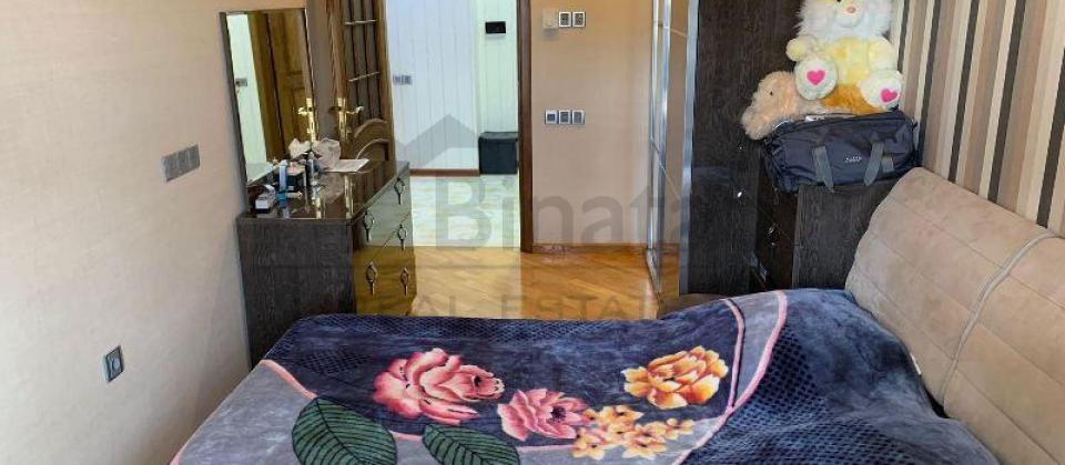 Huseyn Cavid parki ve Elmler Akademiyasi m/s yaninda 3 otaqli menzil satilir/104.5 kv.m. - 10