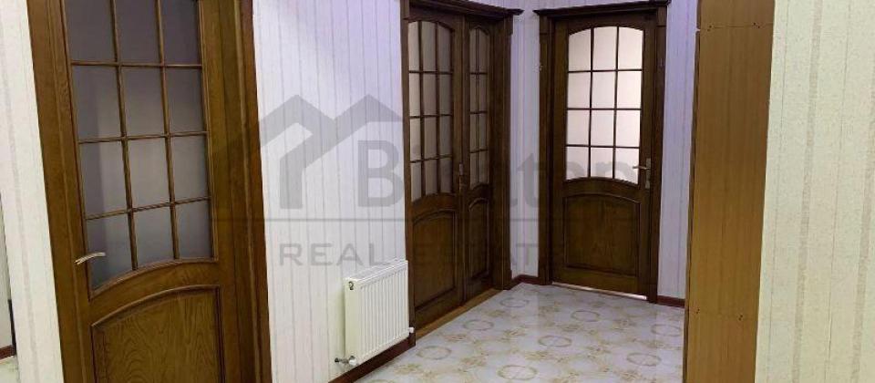 Huseyn Cavid parki ve Elmler Akademiyasi m/s yaninda 3 otaqli menzil satilir/104.5 kv.m. - 12