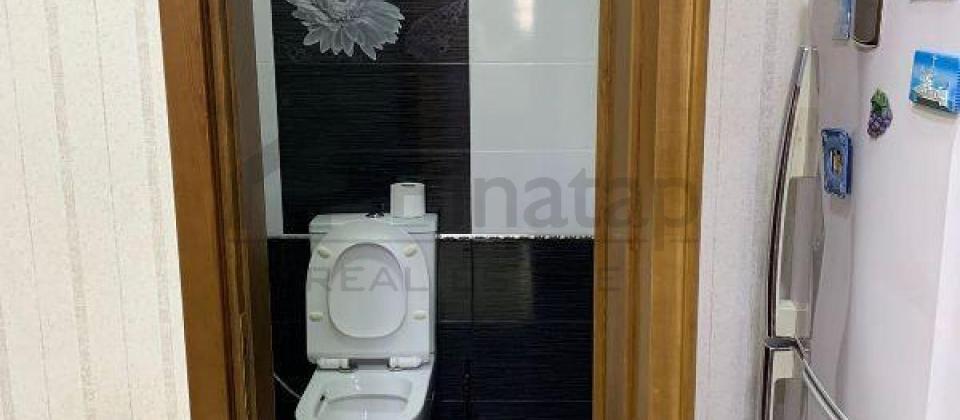 Huseyn Cavid parki ve Elmler Akademiyasi m/s yaninda 3 otaqli menzil satilir/104.5 kv.m. - 14