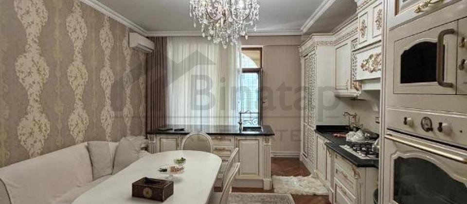 Uzeyir Hacibeyov kuchesi, Port Bakunun yaninda 4 otaqli menzil satilir/210 kv.m. - 10