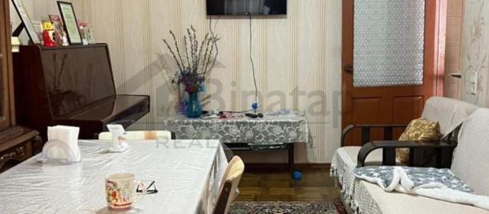 4cu mkrn, 5№li mektebin yani, Memar Ecemi m/s yaxin 3 otaqli menzil satilir/90 kv.m. - 4