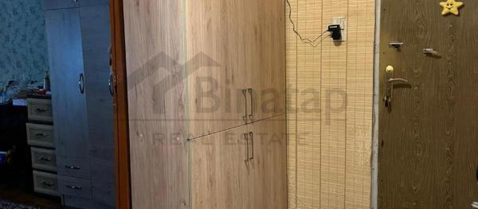 4cu mkrn, 5№li mektebin yani, Memar Ecemi m/s yaxin 3 otaqli menzil satilir/90 kv.m. - 9