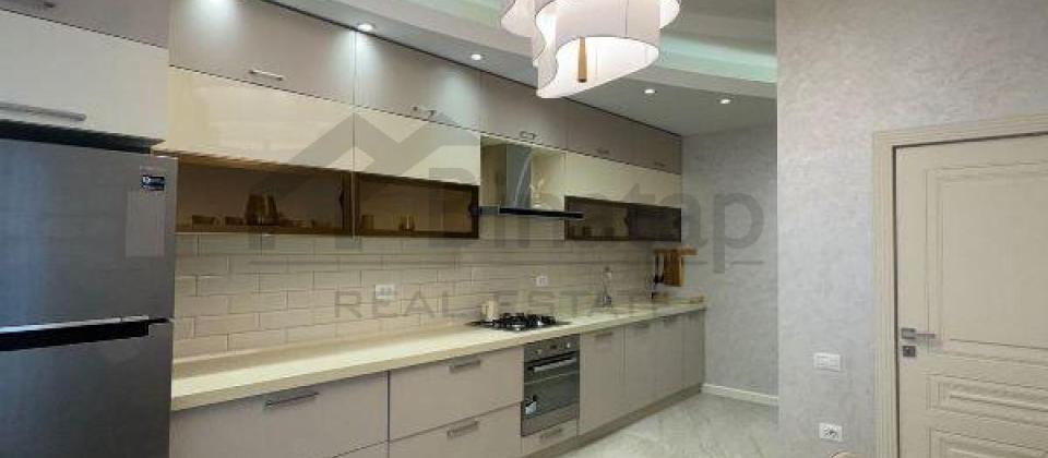 Rusiya Sefirliyi ve Sevil Qaziyeva parkinin yaxin 2 otaqli menzil satilir/100 kv.m. - 7